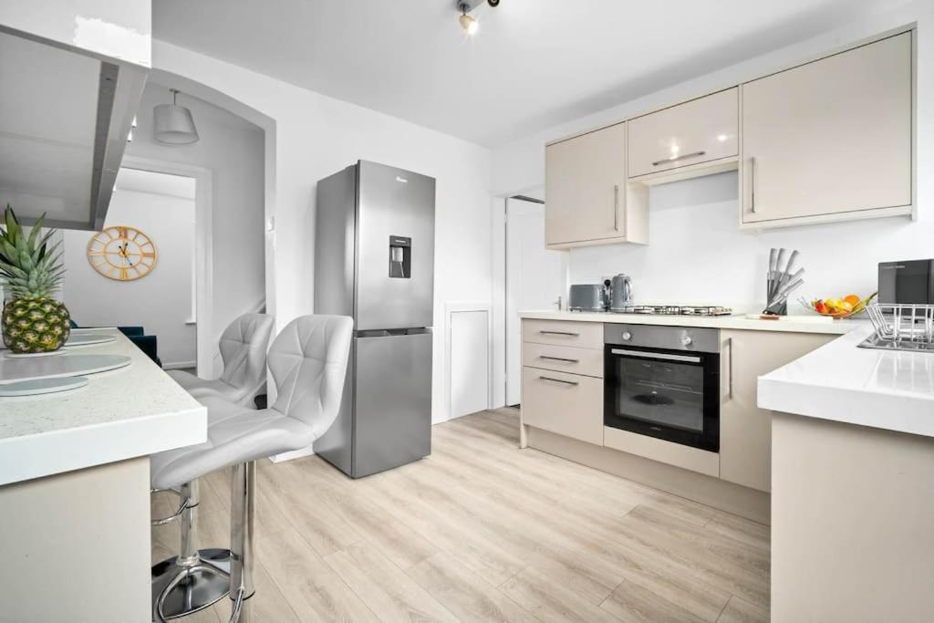 Witton 3 Bedroom House - Long Offers Birmingham