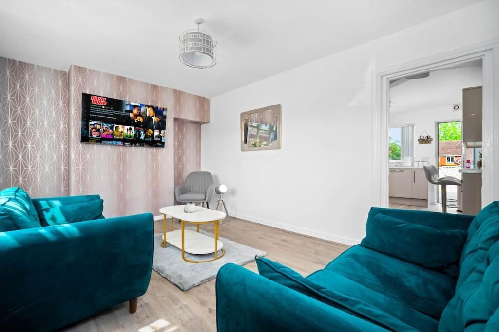 Witton 3 Bedroom House - Long Offers