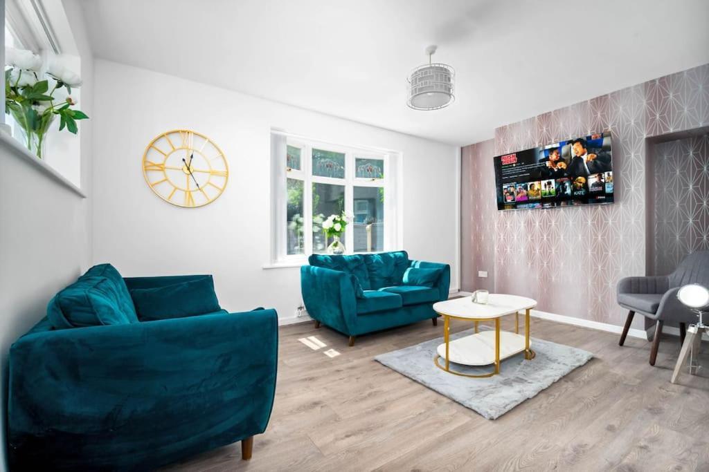 Witton 3 Bedroom House - Long Offers *